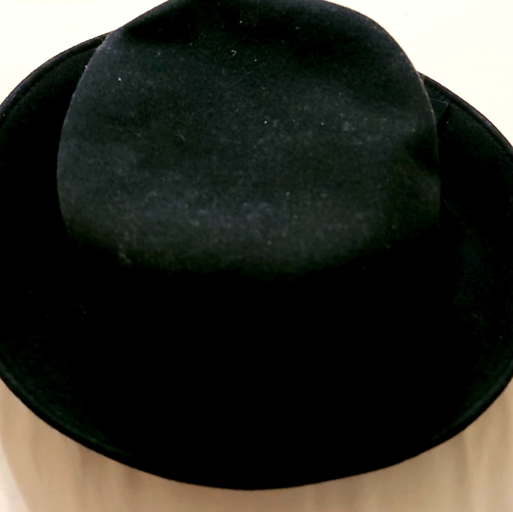 Womens hat - Picture 2 of 4